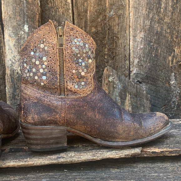 🤎🤍🖤Frye Deborah Studded Western Short Boots $598 Made in Spain 🇪🇸 - Picture 10 of 16